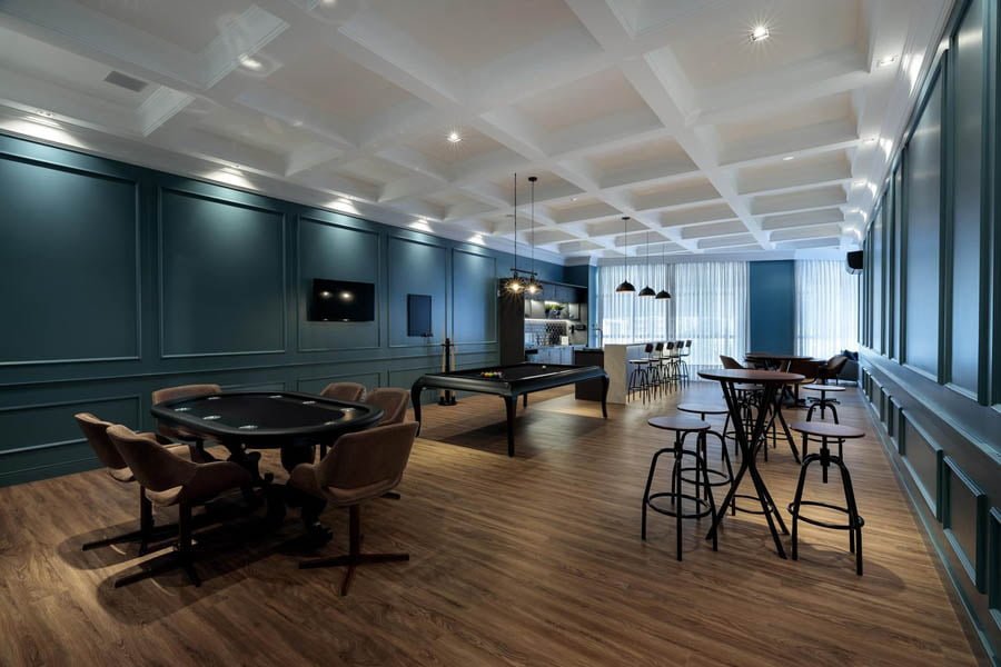 Hamptons Village Embraed