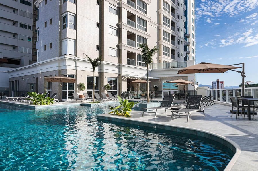 Hamptons Village Embraed