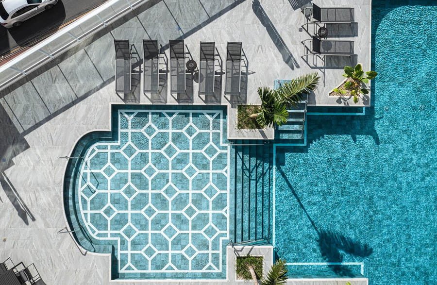 Hamptons Village Embraed