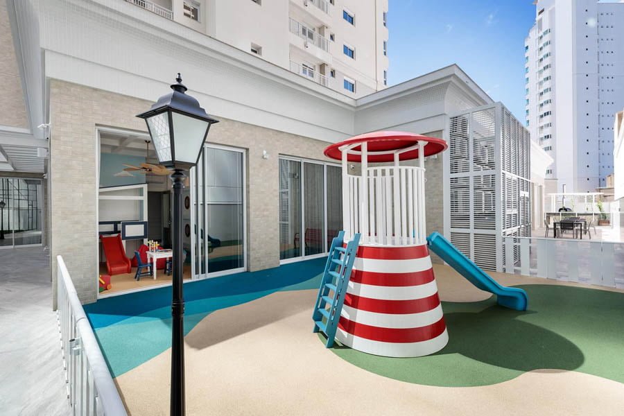 Hamptons Village Embraed