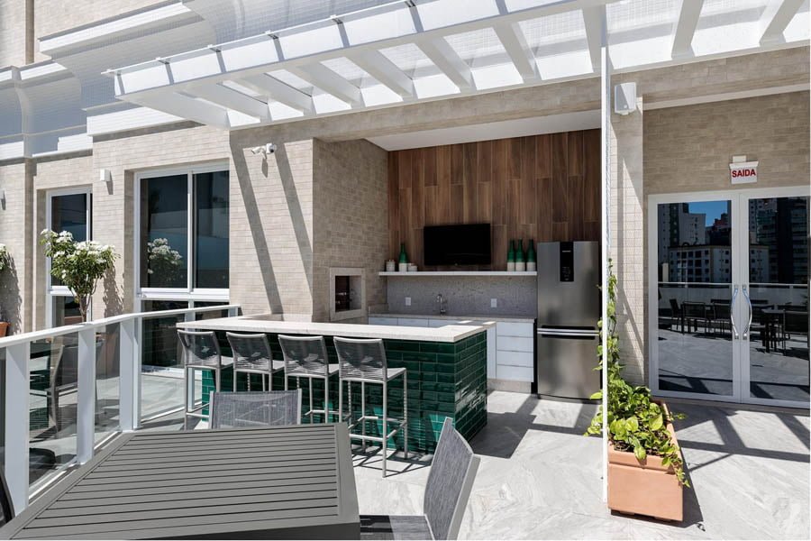 Hamptons Village Embraed